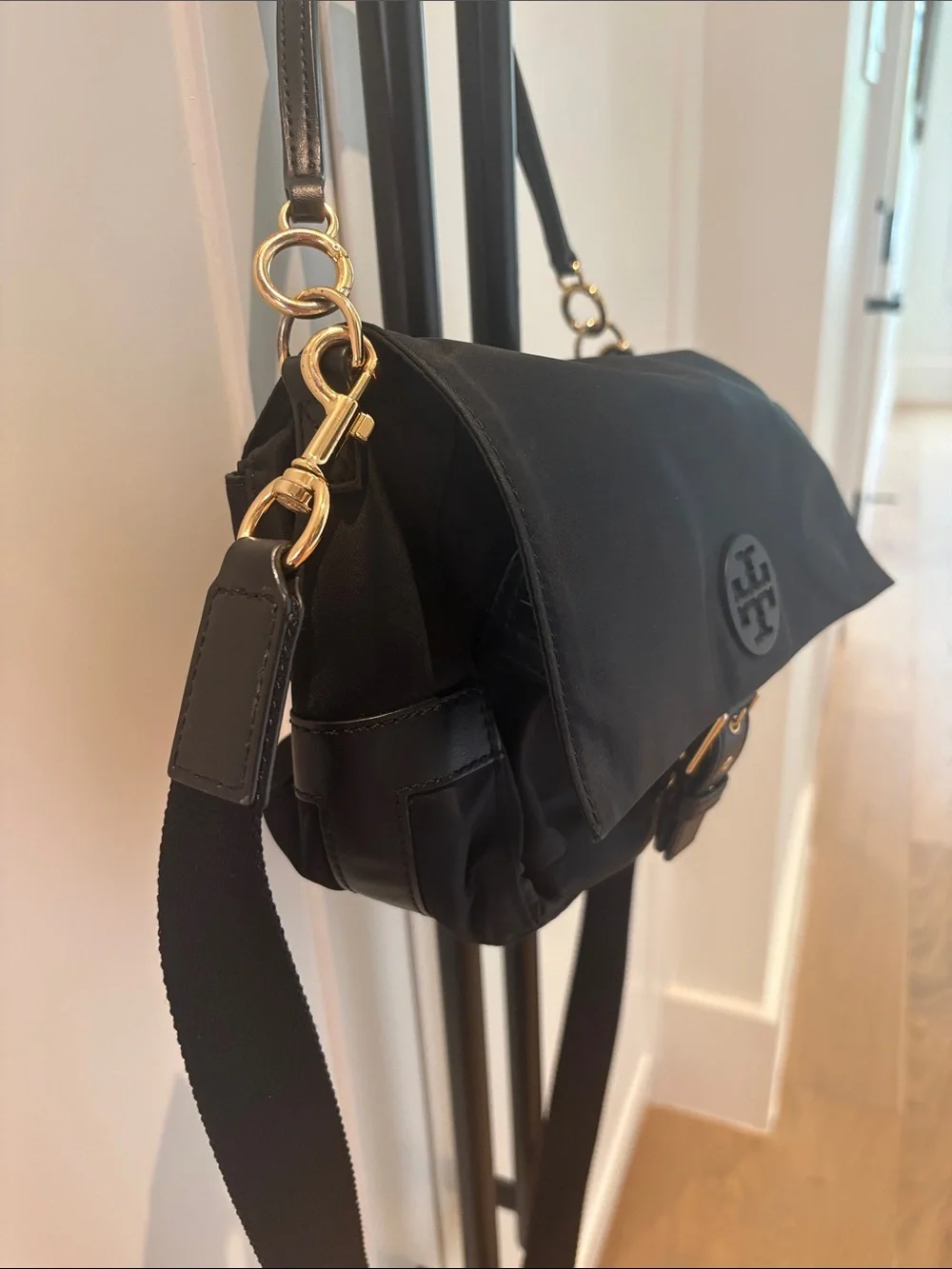 TORY BURCH BLACK CROSSBODY - Picture 8 of 12